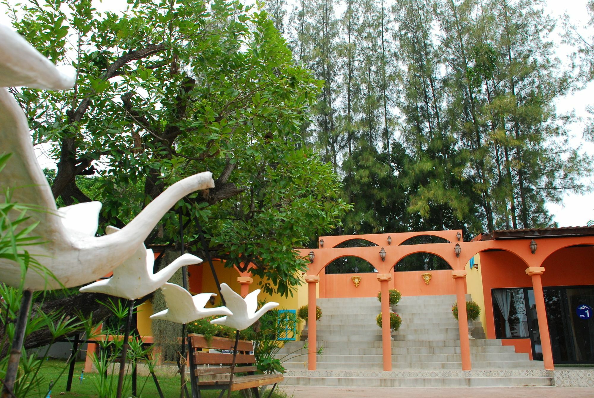 Phutara Accomodation Cha-Am Exterior photo